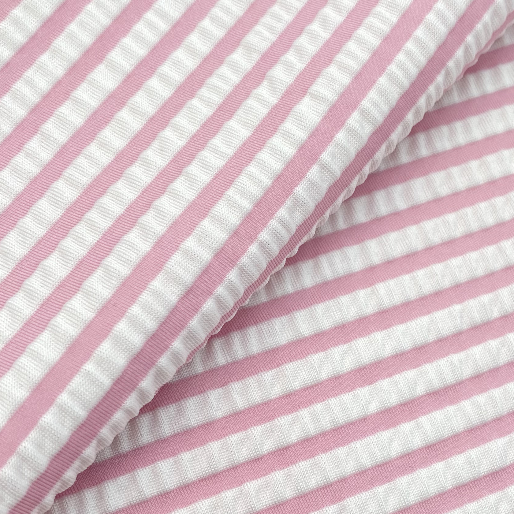 KAIN PUTIH DAN PINK